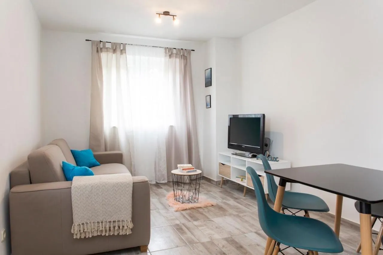 Apartment Aquamarine Rabac 0*,